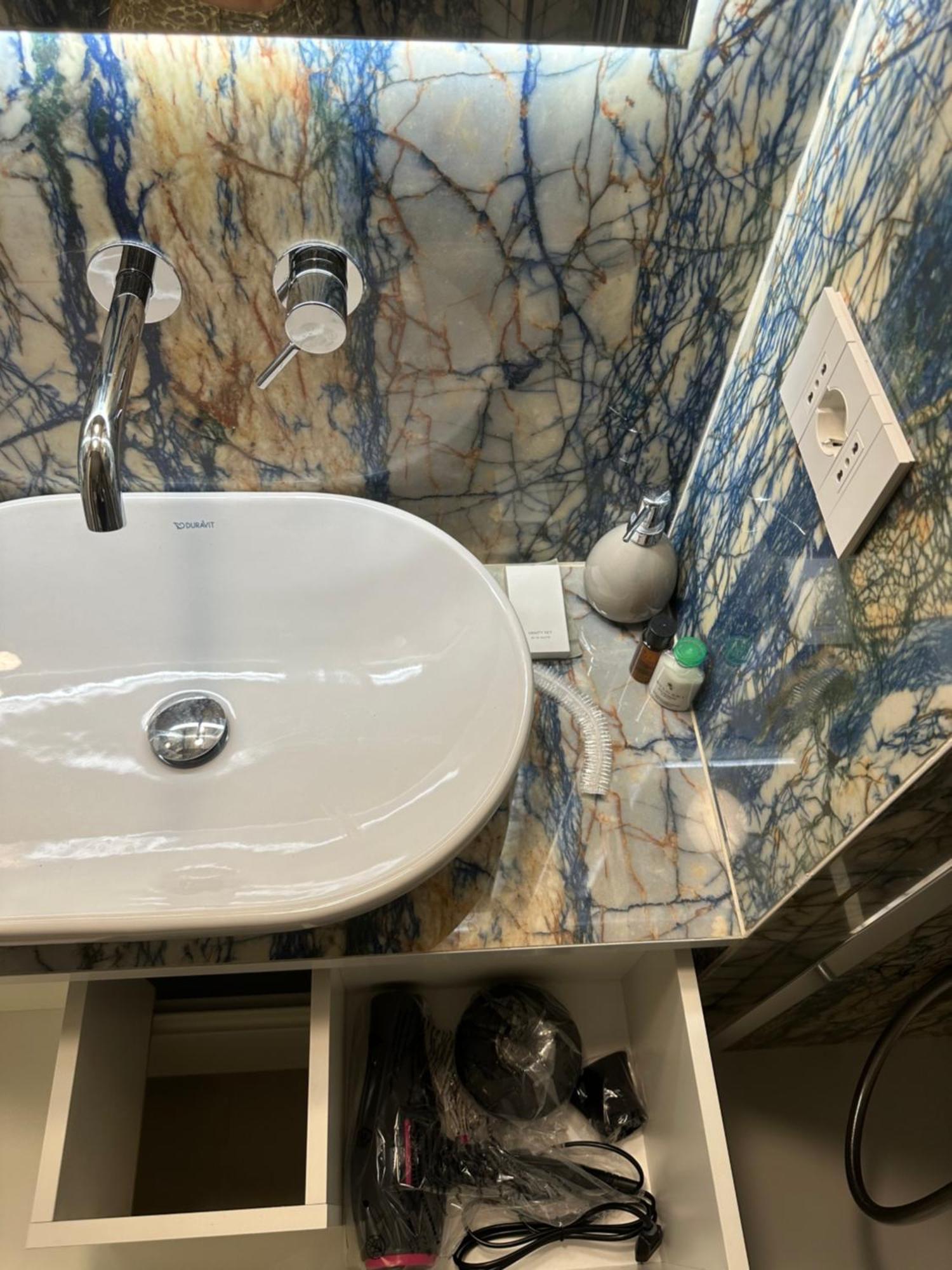 Private With Wi-fi Near Duomo Atena *